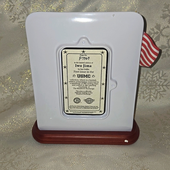 USMC Marine Flag Iwo Jima Jim Griffin Bradford Exchange First Issue - Picture 3 of 4